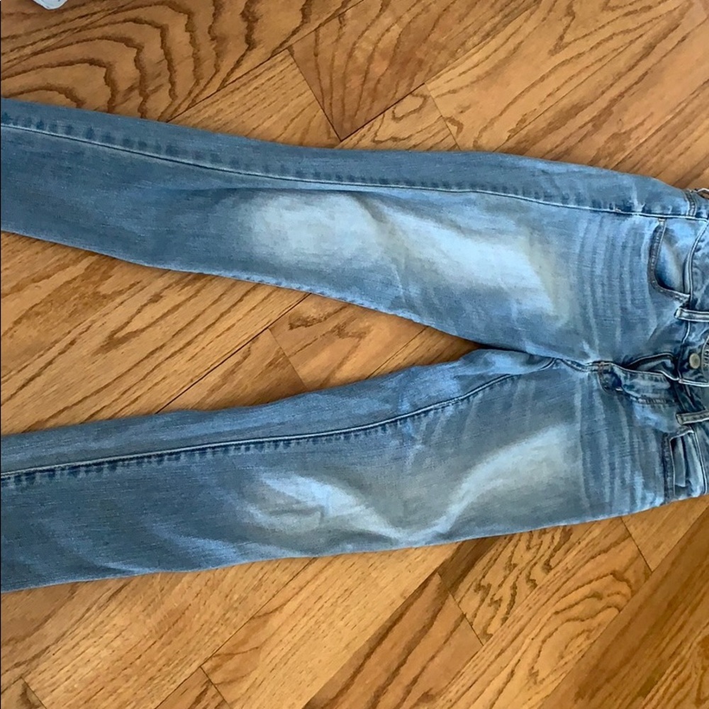 Light Wash American Eagle Hi Rise Jegging